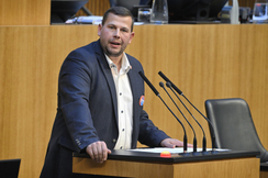 FPÖ-Agrarsprecher Peter Schmiedlechner im Parlament.