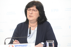 FPÖ-Frauensprecherin Rosa Ecker.