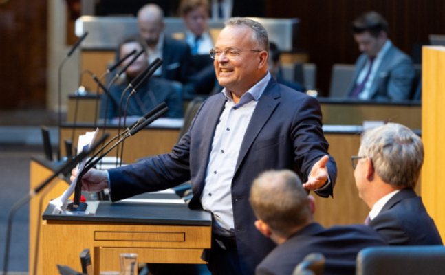 FPÖ-Tourismussprecher Gerald Hauser im Nationalrat.