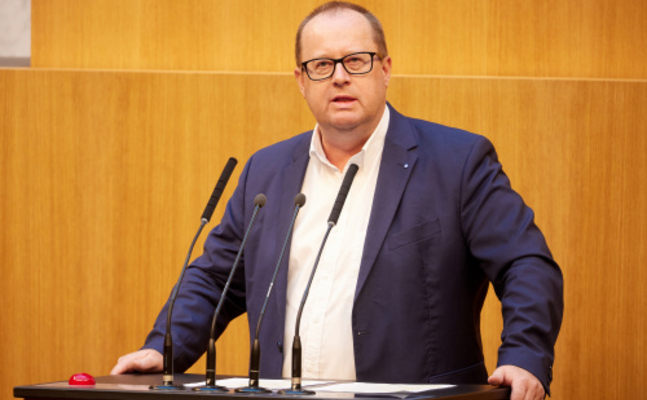 FPÖ-Finanzsprecher Hubert Fuchs im Nationalrat.