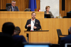 FPÖ-Mediensprecher Christian Hafenecker im Parlament.