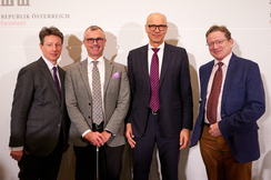 Die Vortragenden der Veranstaltung "175 Jahre bürgerliche Revolution von 1818": Norbert Nemeth, Norbert Hofer, Harald Stefan und Christian Neschwara (von links). - Foto: Parlamentsdirektion/Thomas Topf