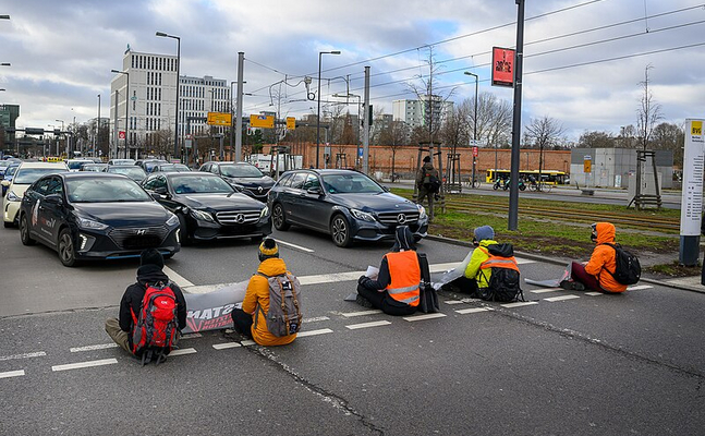 Den städtischen Straßenverkehr zu blockieren, um seine politiche Agenda zu erzwingen, ist keine in einer Demokratie legitime Form des Protests.