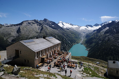 Die idyllische Olpererhütte im Tiroler Zillertal auf 2.389 Metern Seehöhe ist jedes Jahr Ziel tausender Wanderer.