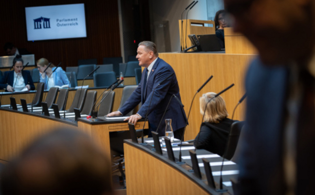FPÖ-EU-Mandatar Roman Haider im Parlament.