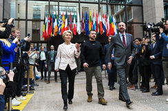 Im Krieg vereint: EU-Kommissionspräsidentin Ursula von der Leyen, Ukraines Präsident Wolodymyr Selenskyj, EU-Ratspräsident Charles Michel.