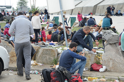 Weil Ungarn erfolgreich gegen solche Zustände vorgeht, wird es von der EU streng bestraft.