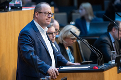 FPÖ-Finanzsprecher Hubert Fuchs im Hohen Haus.