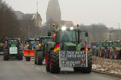 In ganz Europa protestierten in den letzten Monaten die Bauern gegen die ruinöse Agrarpolitik der EU, aber auch der jeweiligen Staaten.