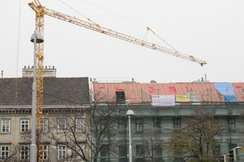 Durch die seit 1. August 2022 geltenden strengen Kreditvergabe-Richtlinien bricht der Wohn-Eigentumsmarkt massiv ein, während die Nachfrage nach Mietwohnungen extrem steigt.