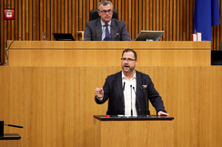 FPÖ-Generalsekretär Christian Hafenecker im Hohen Haus.