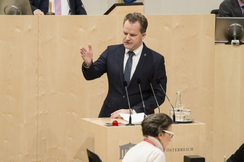 FPÖ-Umweltsprecher Walter Rauch im Parlament.